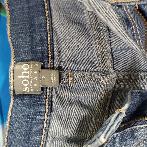 NY&C SOHO WOMEN'S RIP DISTRESSED DENIM SHORTS SIZE 10 - Picture 3 of 3